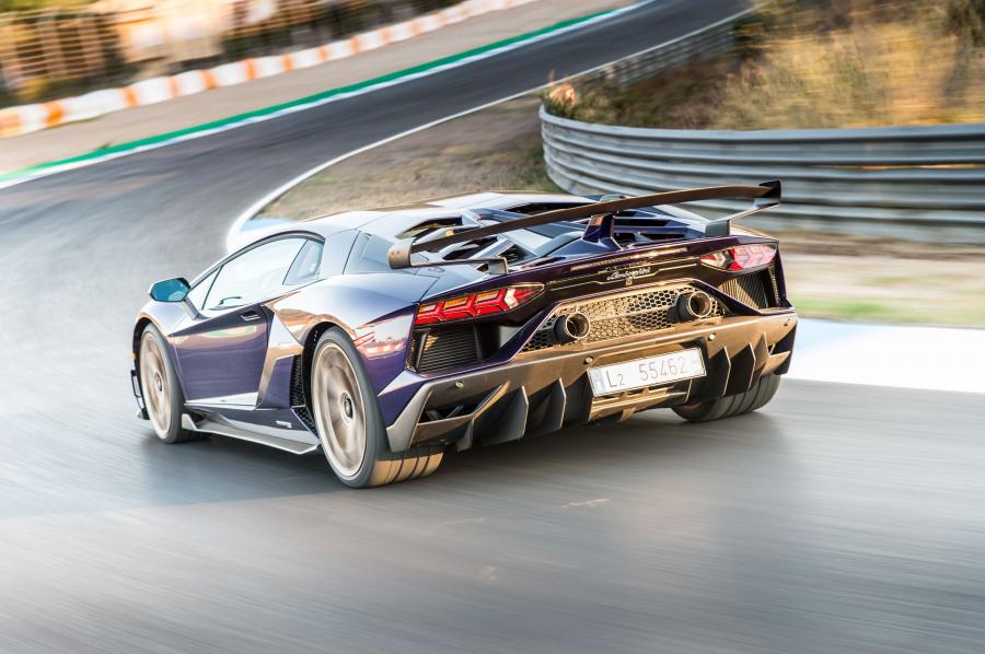 Lamborghini Aventador SVJ 2018 года  (NA) (фото 8 из 23)